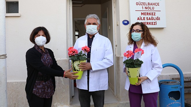 Güzelbahçe de sağlık çalışanlarının Tıp Bayramı kutlandı
