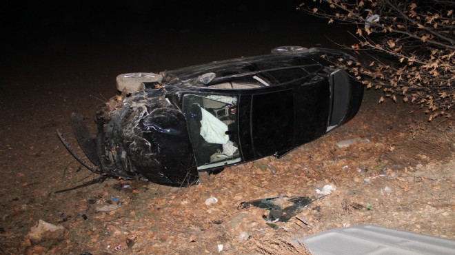 Hafif ticari araçla otomobil çarpıştı: 1 ölü, 3 yaralı