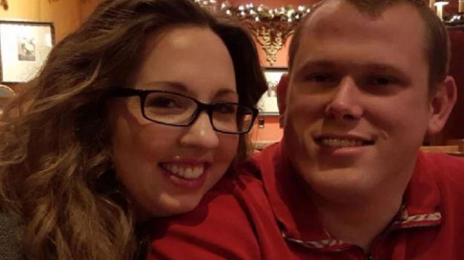 Hamile eşini 3 yaşındaki kızının gözleri önünde öldürüp intihar etti