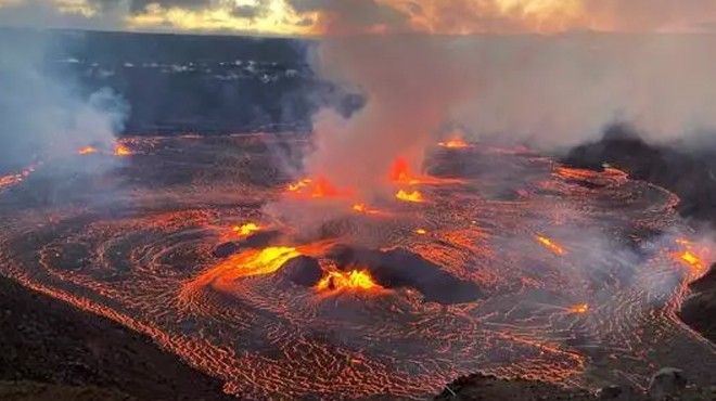 Hawaii deki Kilauea Yanardağı yeniden patladı
