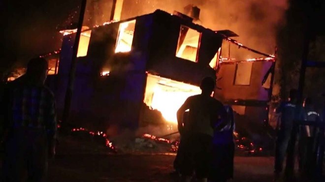 İki çocuk ev yangınında hayatını kaybetti
