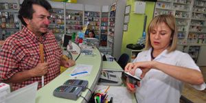 İzmir’de bir ilk: Görme engelliler için ilaç kutusu