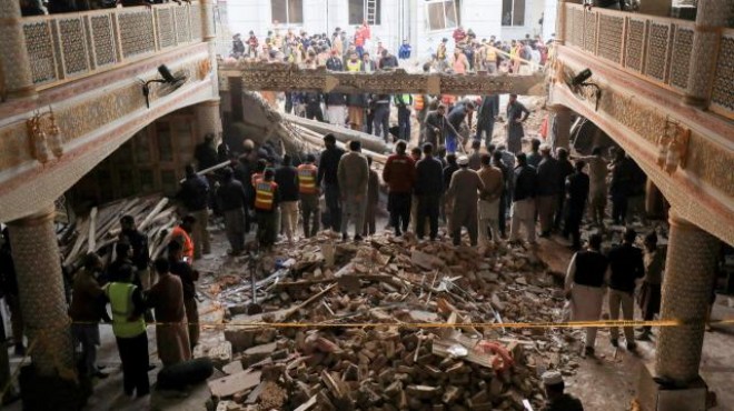 Camiye intihar saldırısı: 93 kişi öldü!