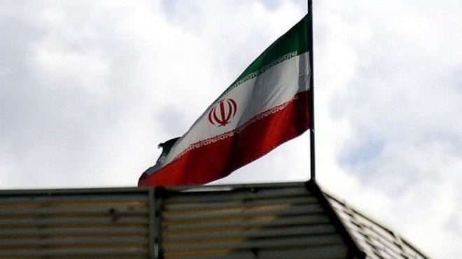 İran da yönetmene 9 yıl hapis, 74 kırbaç cezası!