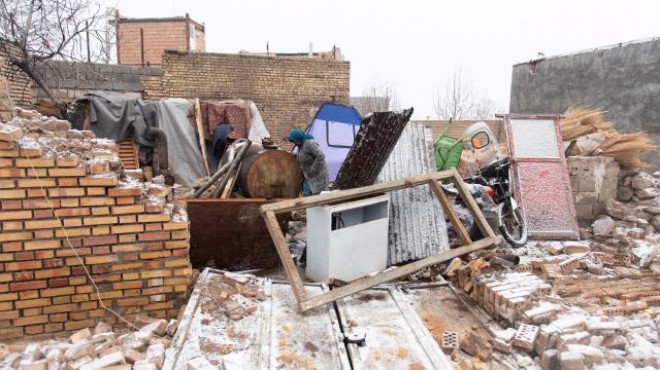 İran daki depremde ölü sayısı 3 e yükseldi