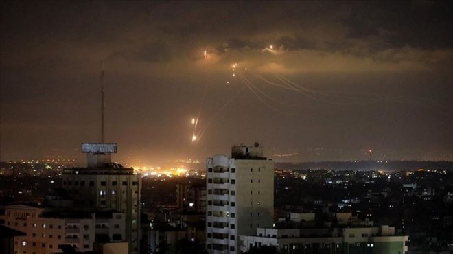 İsrail Gazze de Hamas a ait bazı noktaları vurdu