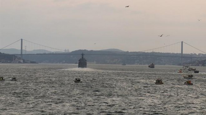 İstanbul Boğazı ndan Rus savaş gemileri geçti
