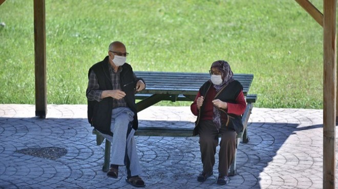 İstanbul da 65 yaş ve üstüne sokağa çıkma yasağı
