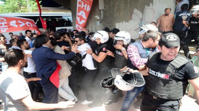 İstanbul’da ortalık karıştı, CHP lilere yumurta atıldı!