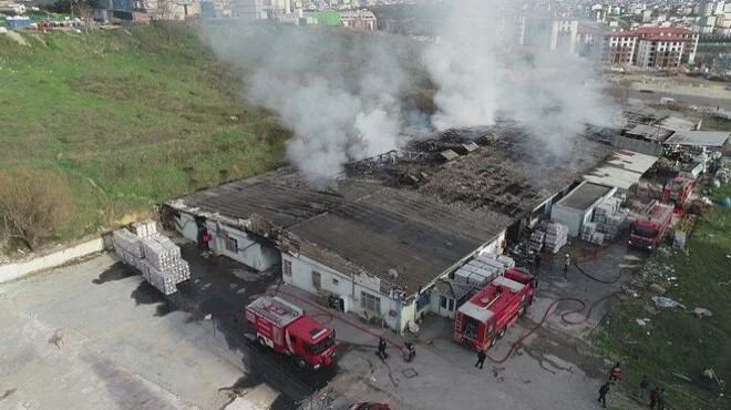 İstanbul da fabrikada çıkan yangın söndürüldü