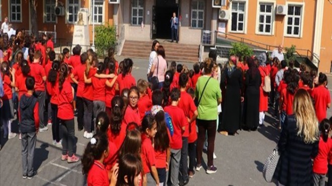 İstanbul da hasarlı 29 okulda eğitime 1 gün ara!