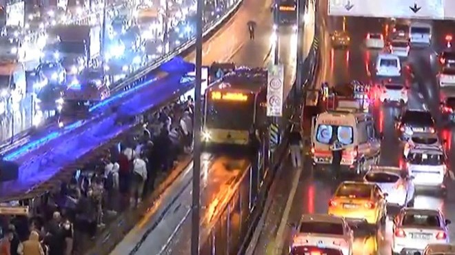 İstanbul da metrobüs kazası: 7 yaralı!
