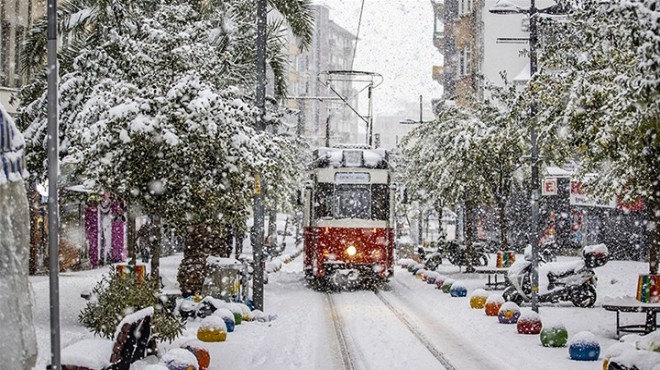 İstanbul da okullara kar tatili geldi