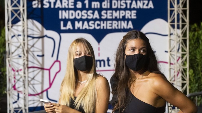 İtalya da vaka sayıları artışa geçti, diskolar kapatılıyor