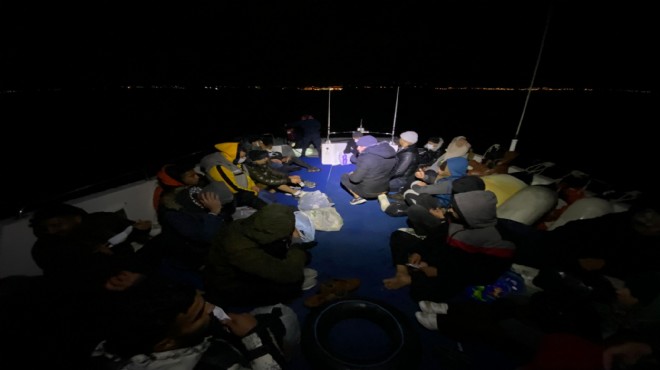 İzmir açıklarında 29 göçmen yakalandı