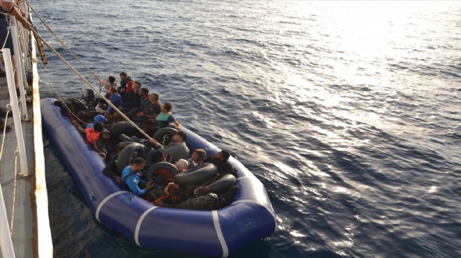 İzmir açıklarında 31 düzensiz göçmen yakalandı