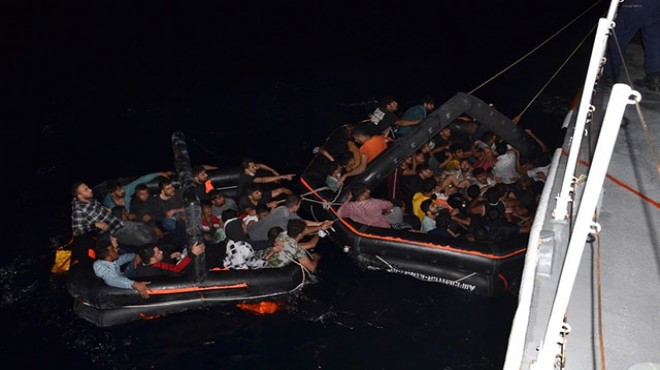 İzmir açıklarında 63 göçmen kurtarıldı