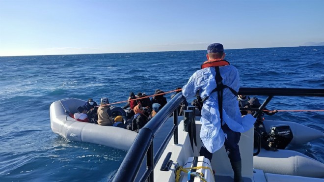 İzmir açıklarında 86 göçmen kurtarıldı