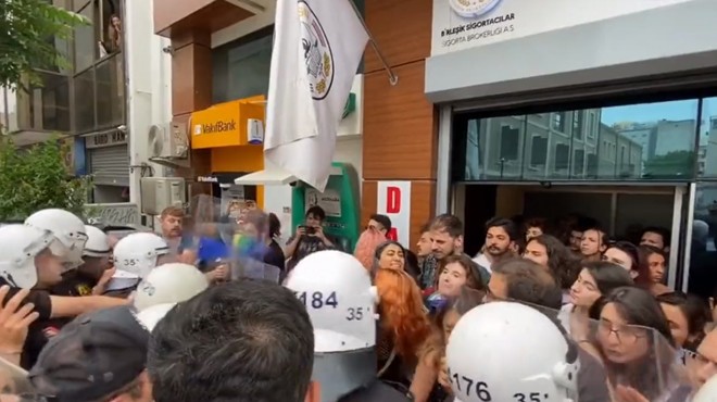İzmir Barosu önünde LGBTİ gerginliği!