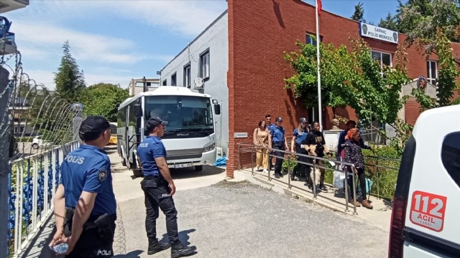 İzmir de 18 düzensiz göçmen yakalandı