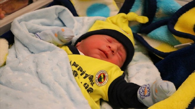 İzmir de 2023 ün ilk bebeği: Aras Bulut!