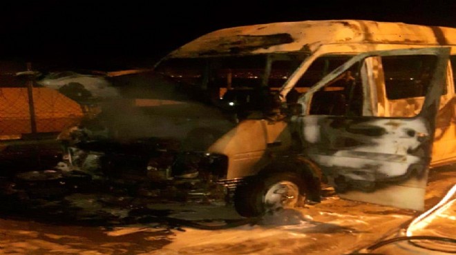 İzmir de 40 göçmeni taşıyan minibüs yandı!