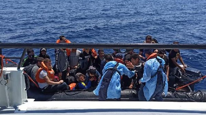 İzmir de 55 kaçak göçmen kurtarıldı