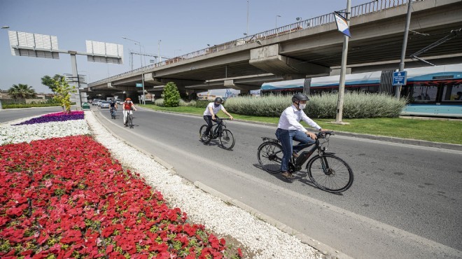 İzmir de adım adım bisiklet devrimi: Yeni yolların yapımına başlandı