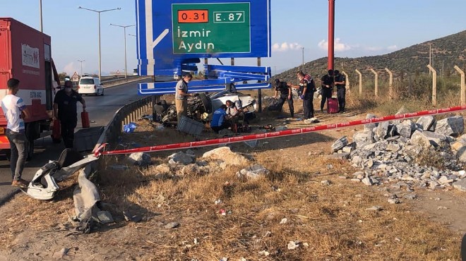 İzmir de devrilen otomobilin sürücüsü öldü