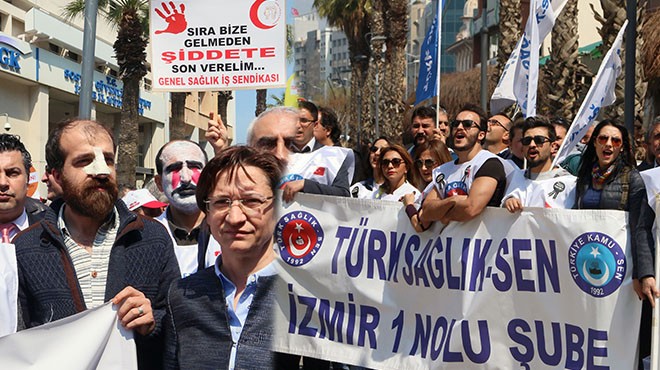 İzmir de doktorlardan şiddete karşı iş bırakma eylemi!