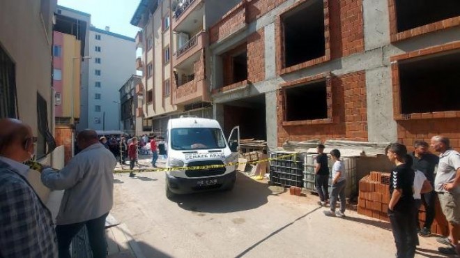 İzmir de duvar ören işçi düşerek hayatını kaybetti
