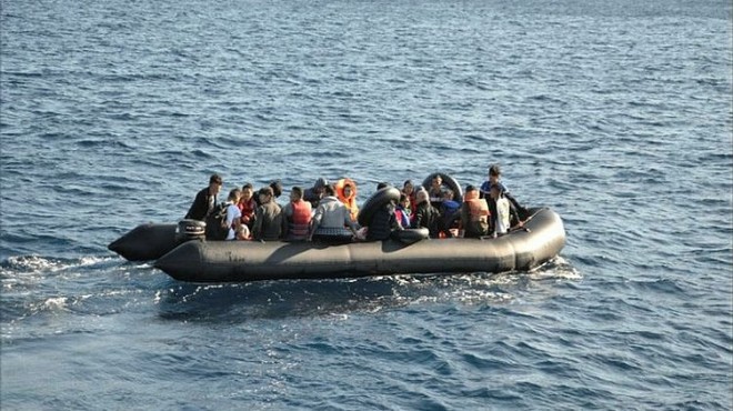 İzmir de düzensiz göçmen operasyonu: 12 gözaltı