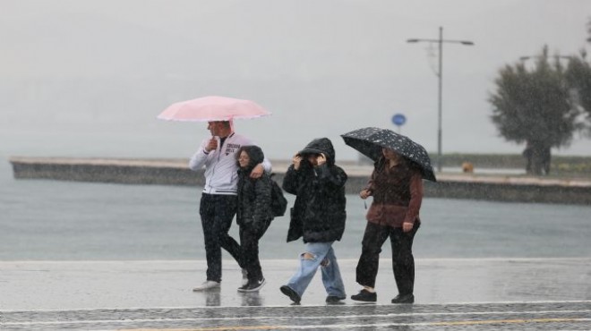 İzmir de etkili sağanak yağış!