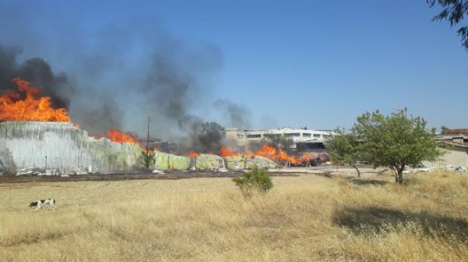 İzmir deki fabrikada korkutan yangın!