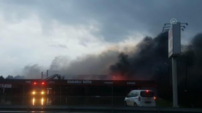 İzmir de fabrika yangını: 7 saatte söndürüldü!