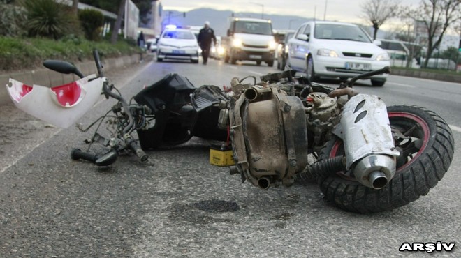 İzmir de feci kaza: 2 kişi  kaldırım  kurbanı!