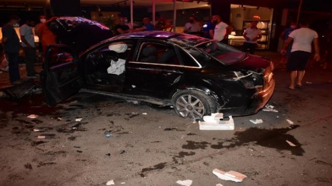 İzmir de feci kaza... Önüne geleni yıktı!