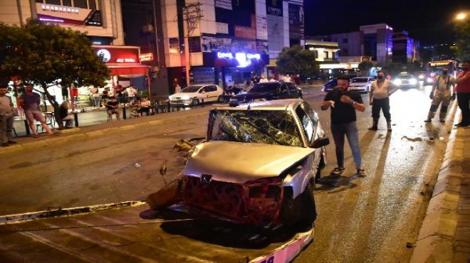 İzmir de feci kaza: Sürücünün burnu bile kanamadı
