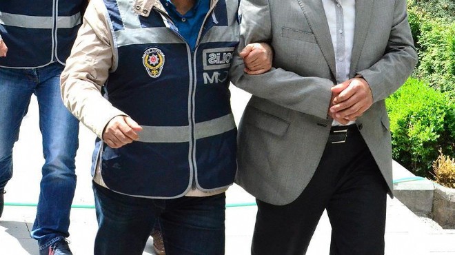 İzmir de FETÖ operasyonunda 2 tutuklama