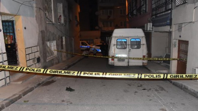 İzmir de gece yarısı eve silahlı saldırı!