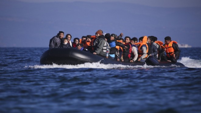 İzmir de geri itilen 78 düzensiz göçmen kurtarıldı, 19 göçmen yakalandı