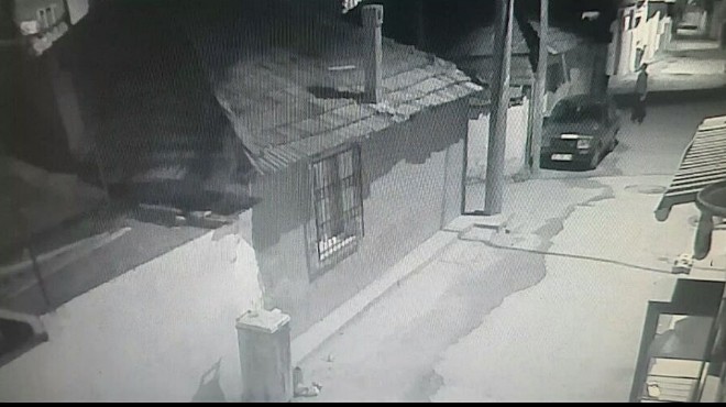 İzmir de hırsız güvenlik kamerasına yakalandı!