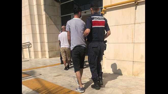 İzmir de hırsızlık şüphelisi dört kişi yakalandı