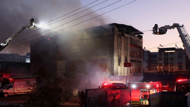 İzmir de iki ayrı fabrikada yangın!