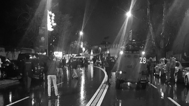 İzmir’de İstanbul yası: Teröre lanet yağdı!