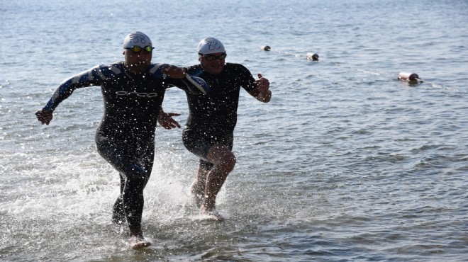 İzmir de kışın ortasında yüzme yarışı: Yeni yıla kulaç atacaklar