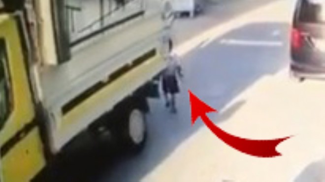 İzmir de korkunç kaza... 5 yaşındaki çocuk kamyonetin altında kaldı