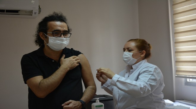 İzmir de korona aşısı uygulamaları başladı