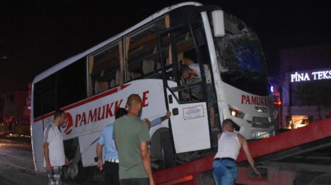 İzmir de midibüs devrildi: 1 yaralı