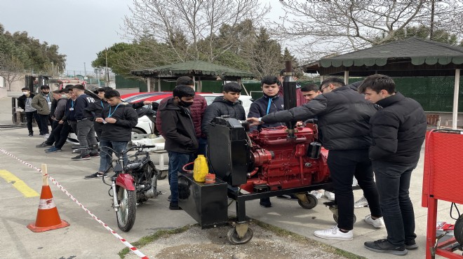 İzmir de öğrencilere,  motorlu araçlar teknolojisi alanı  tanıtıldı